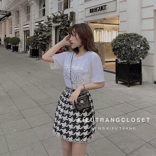 Set áo phông trắng in chữ đen + chân váy đen xoè tầng hĐ | Shopee Việt Nam